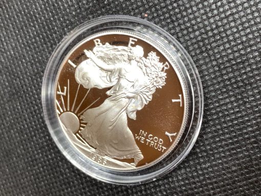 1986年 (新品) アメリカ「イーグル・ウオーキング リバティ」純銀 1オンス プルーフ 銀貨 #9126 - 画像 (4)